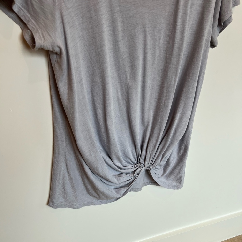 BP Short Sleeve T-Shirt Scoop Neck with Front Knot in Grey Nordstrom - Picture 7 of 15